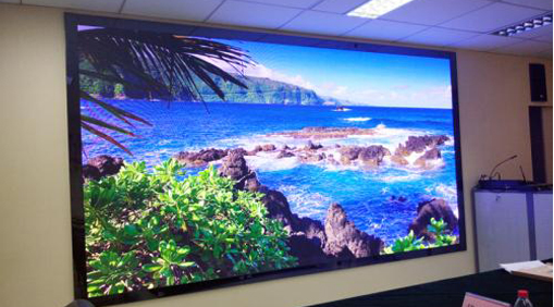 LED顯示屏標(biāo)準(zhǔn)還是定制好？