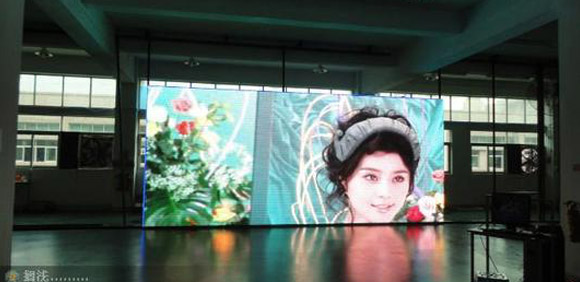 如何選擇質(zhì)的小間距LED顯示屏？