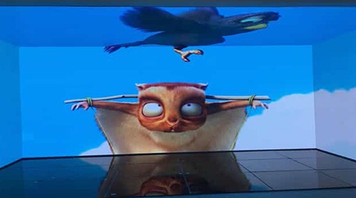 沉浸式led顯示屏也稱為led夢(mèng)立方、也可理解為led多面體。